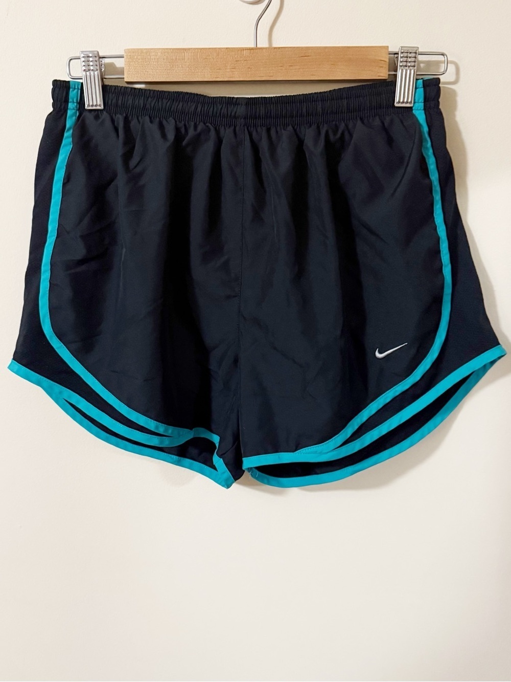 Nike Dri Fit Womens Tempo Running Black Blue Shorts Size Medium Activewear